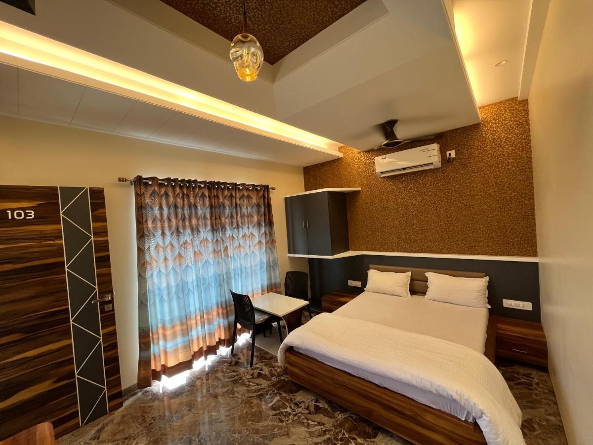 Hotel Aryadeep Phardāpur Exterior foto
