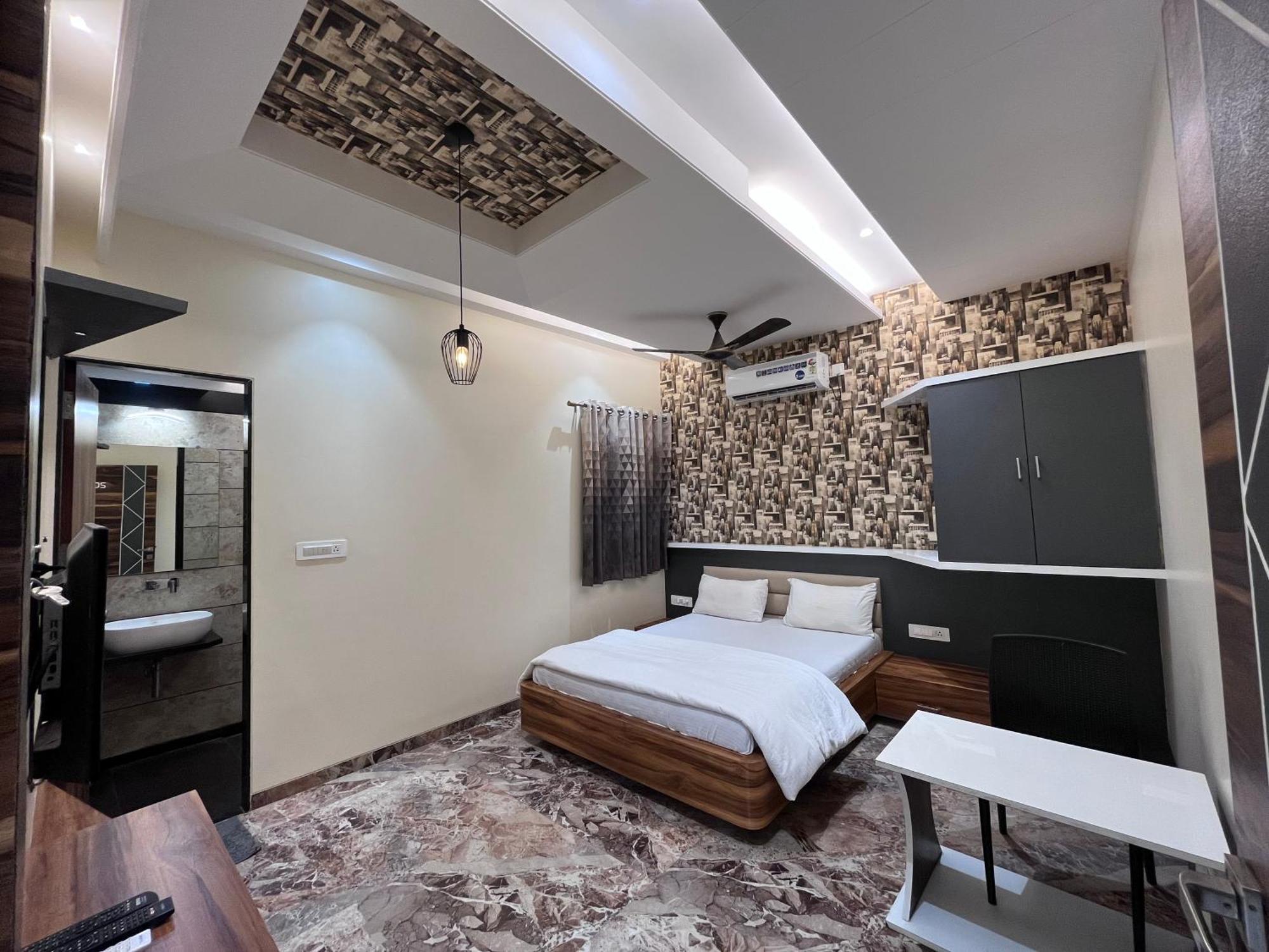 Hotel Aryadeep Phardāpur Exterior foto